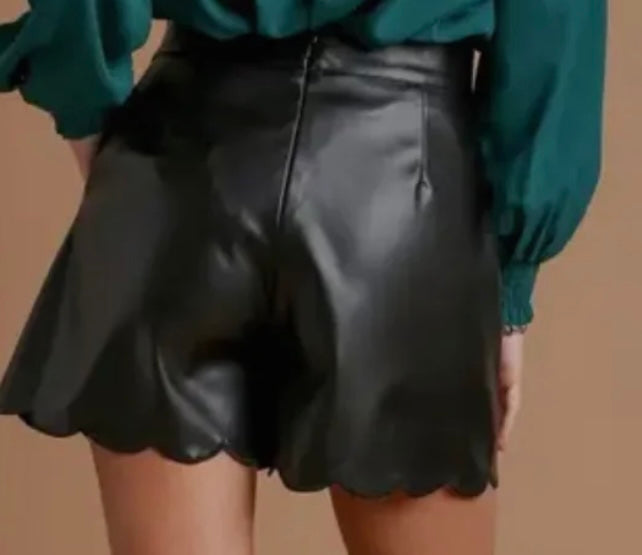 Umgee Black leather shorts