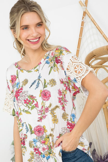 PLUS FLORAL BOXY TOP