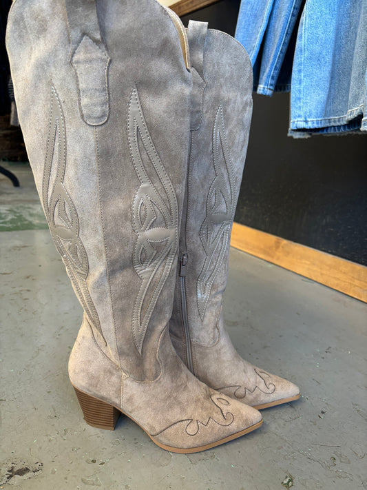 Ideal  Western Boots